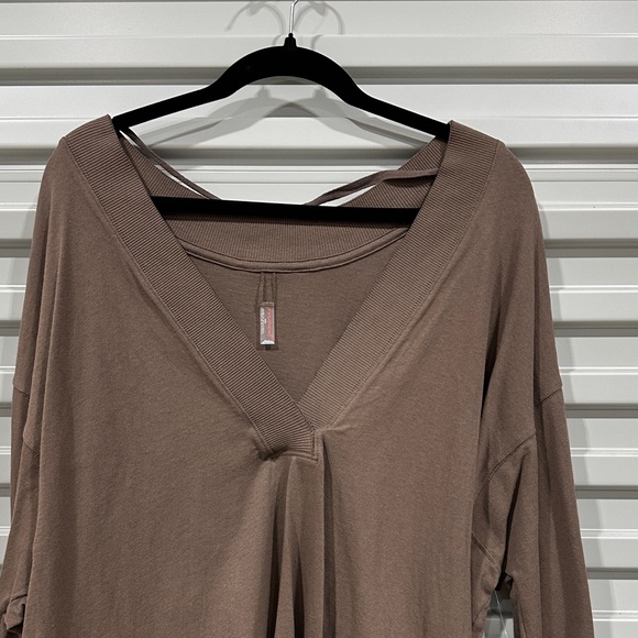 FP Movement by Free People Brown Taupe V-Neck Pleated Tunic - Picture 5 of 6